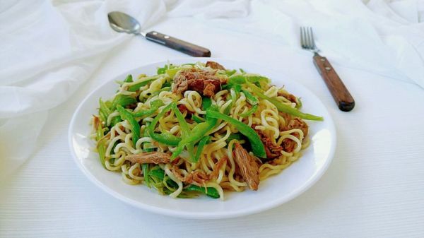 芹椒牛肉葱炒面