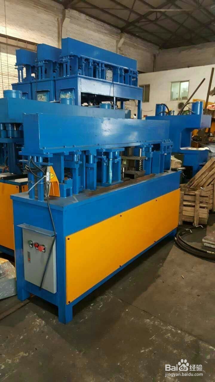 如何安装不锈钢门锁液压冲床的活动模具？