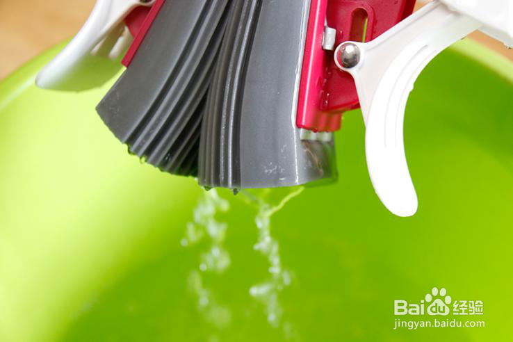 如何使用美丽雅飞翼拖把快速有效的拖地