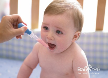 怎样顺利地给宝宝喂药?