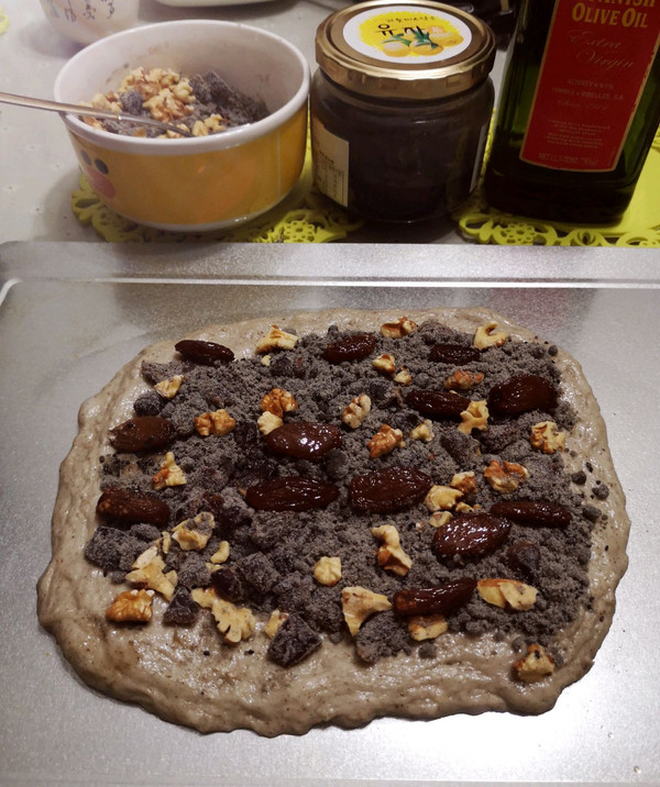 黑芝麻馅软欧包