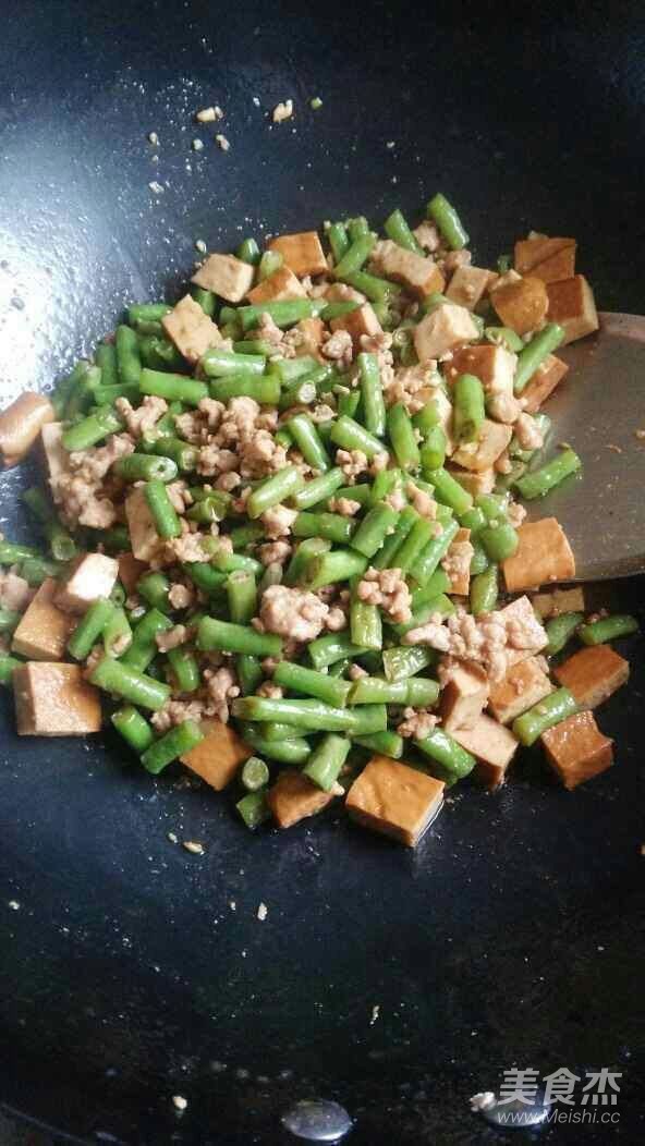 肉末香干炒豆角