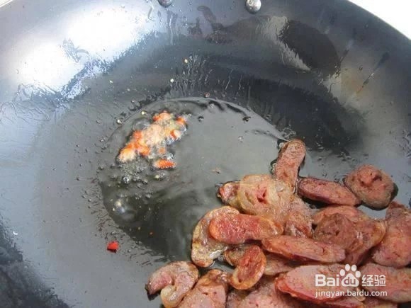 芹菜炒腊肠的烹饪