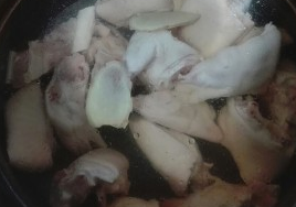 家常卤猪蹄的做法