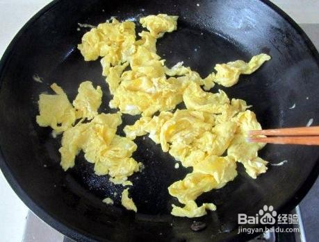 家庭自制蒜苗炒鸡蛋