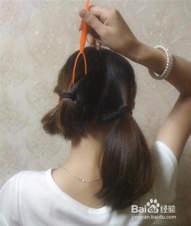 浪漫风情新娘盘发，适合稍微正式点的场合