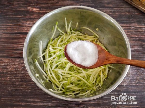 西葫芦鸡蛋饺子