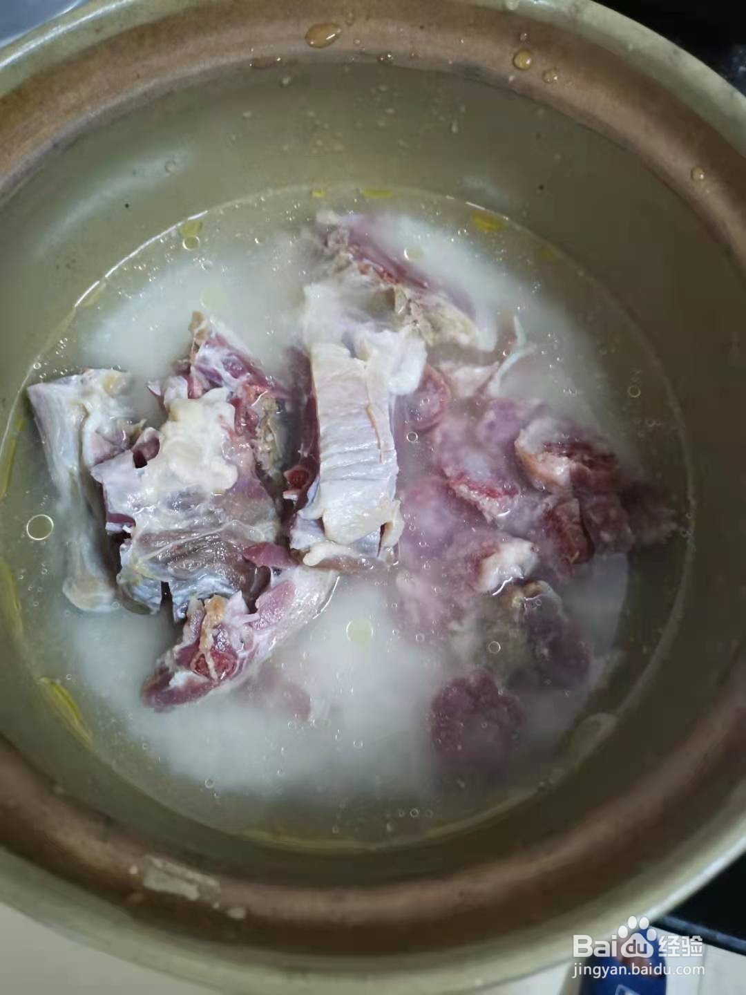 广式腊肠腊鸭腿煲仔饭做法