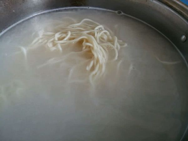花生酱蔬菜拌面