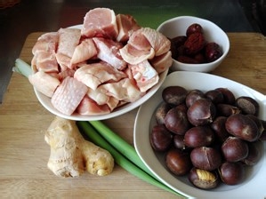 鸡酥栗糯汁浓味香——【红枣焖栗子鸡】