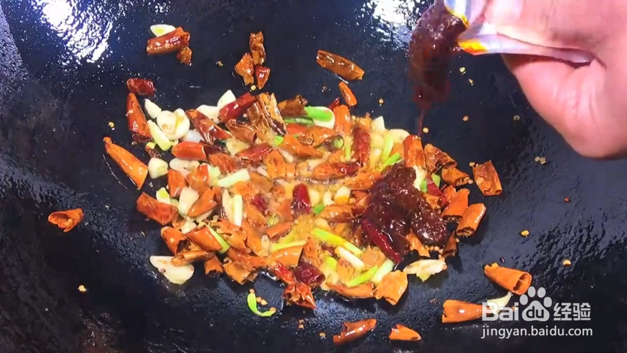 怎样在家做简单易学又非常下饭的干锅土豆片