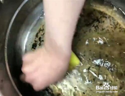 康宁锅底部烧黑怎么清洗