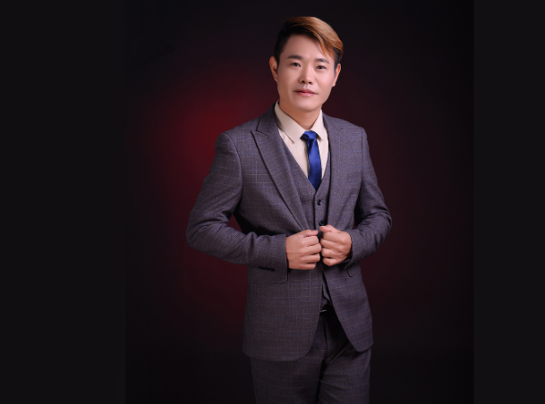 “亲爱的朋友，我谢谢你，”找歌曲