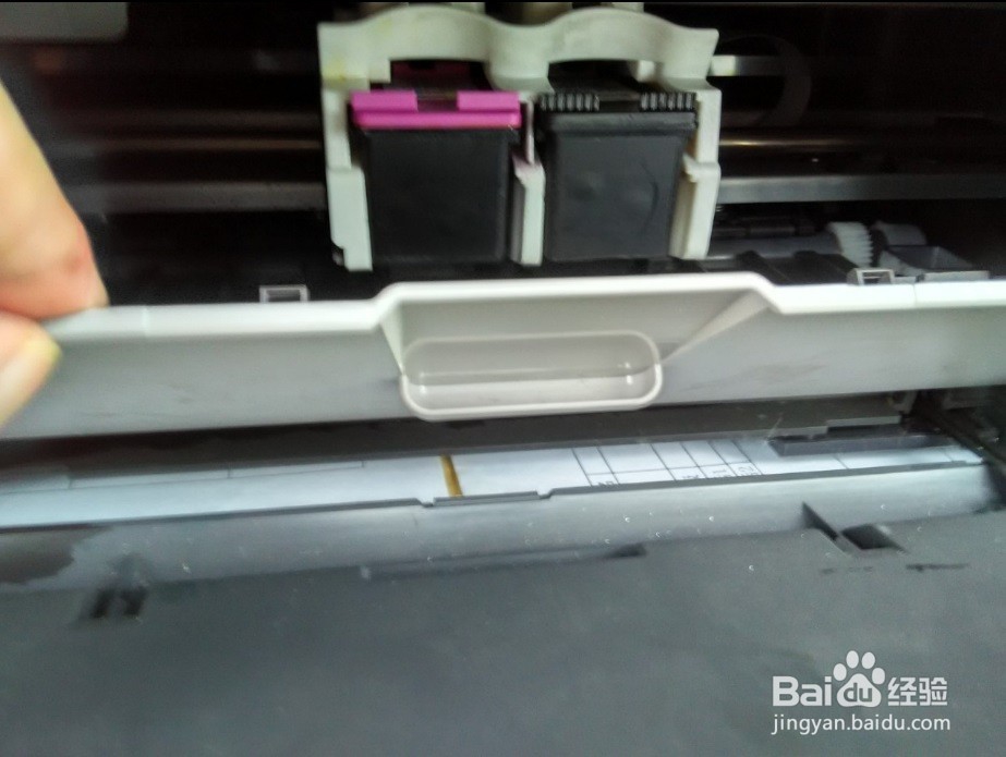 如何更换惠普Deskjet 1050一体机墨盒
