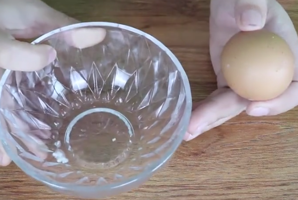 鸡蛋清和蜂蜜做面膜晚上不洗可以吗