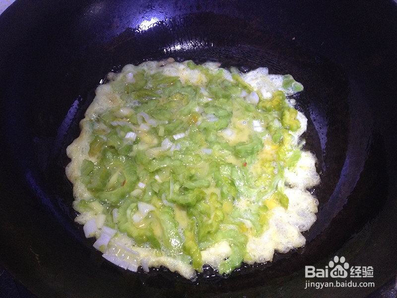 苦瓜煎蛋的做法