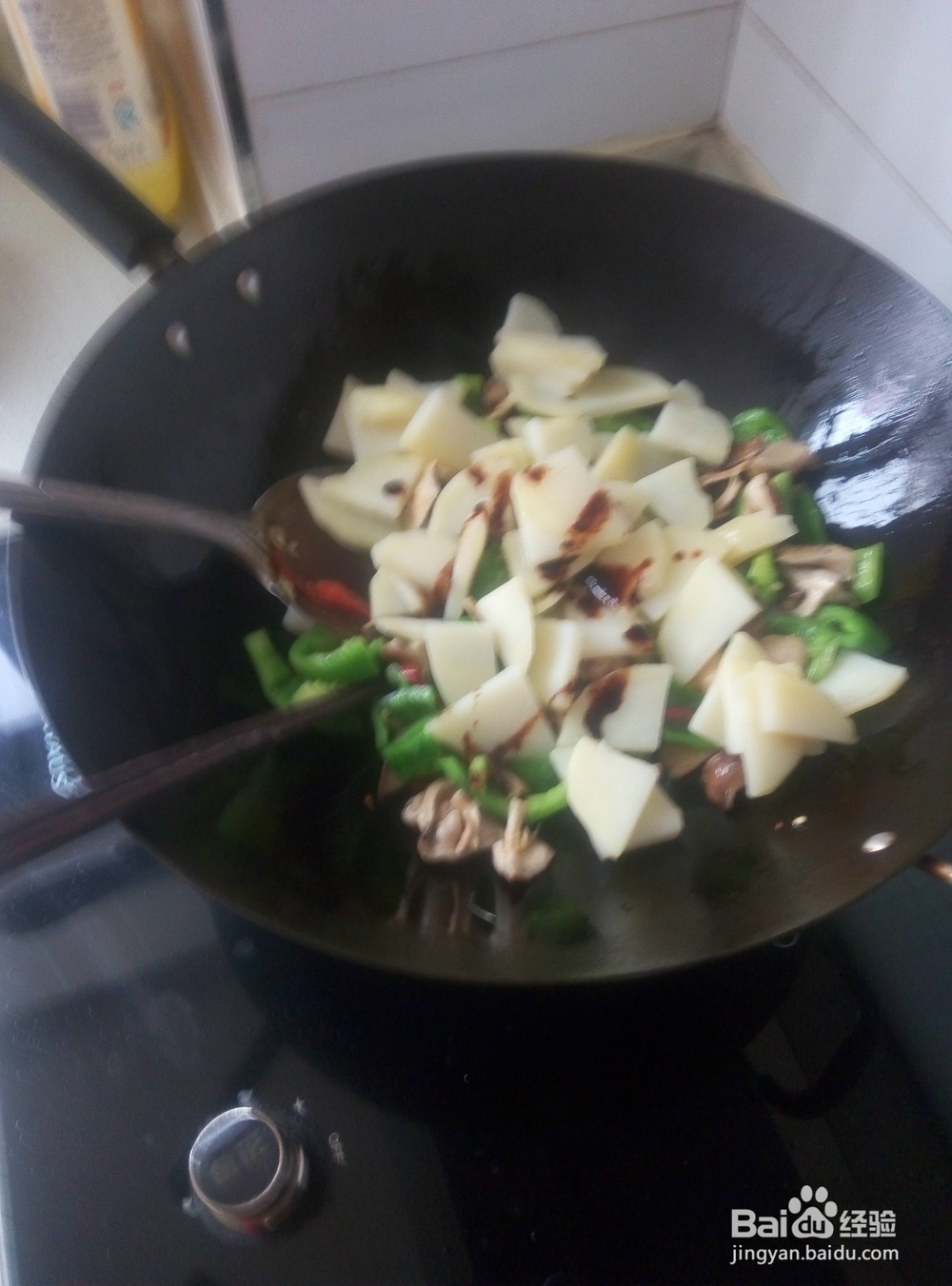 土豆青椒炒香菇