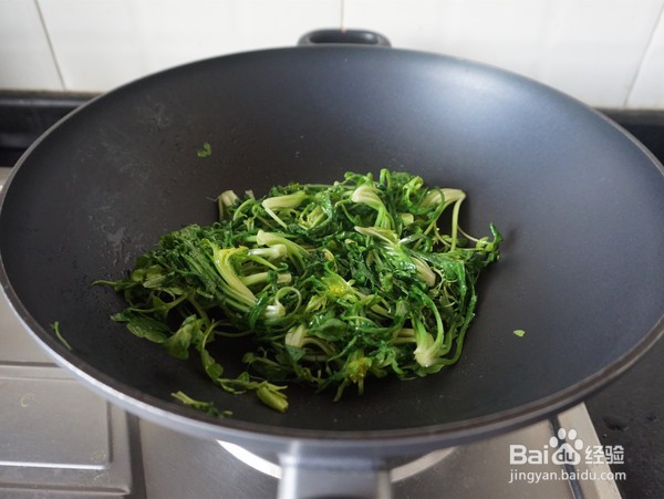 荠菜炒肉丝怎么做？