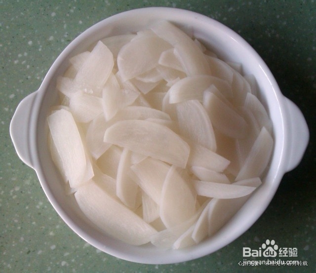 简单美味的虾米蒸萝卜