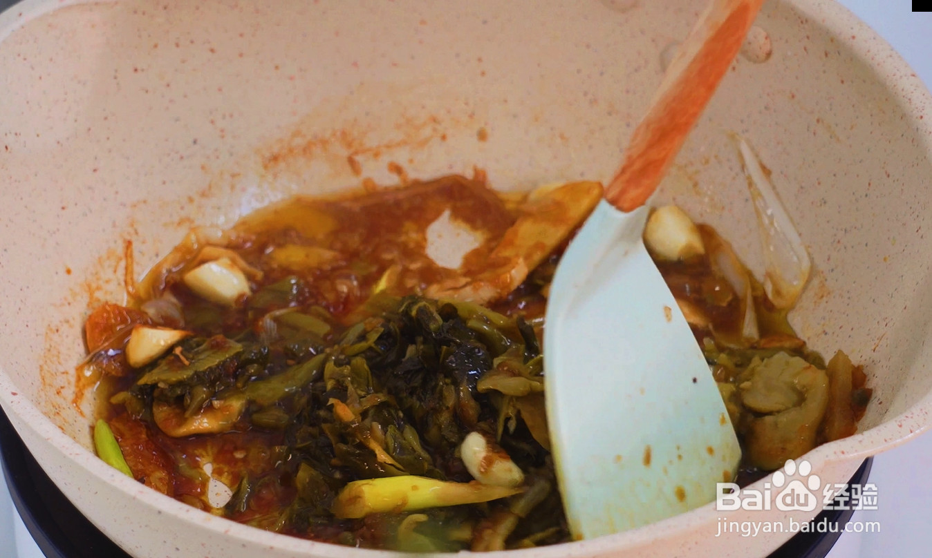 酸菜牛鲈鱼火锅的做法