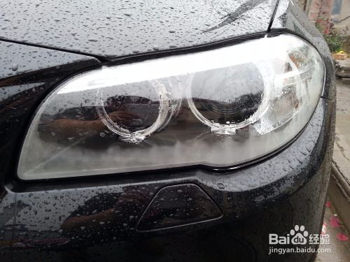 汽车前挡风玻璃和汽车大灯内部如何除雾汽水珠?