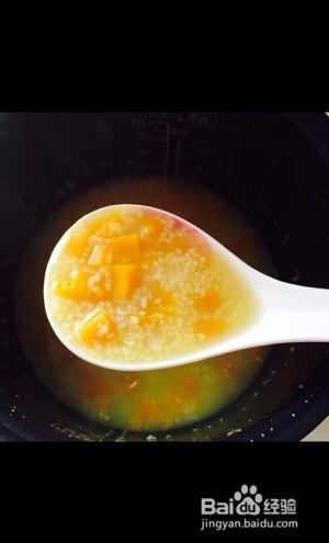 家庭版自制美味养胃南瓜粥