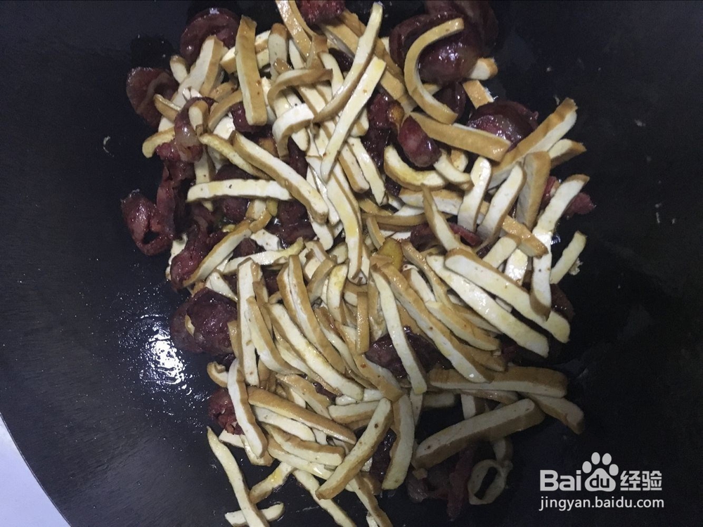 如何做农家小炒菜之腊肠炒香干