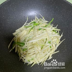 养生食补茭白炒肉丝的做法