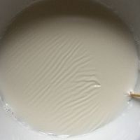 制作美味蜜豆双皮奶的步骤