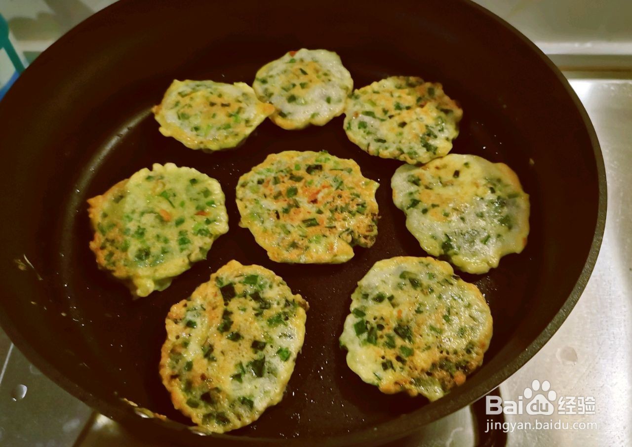 韭菜鸡蛋小饼的做法
