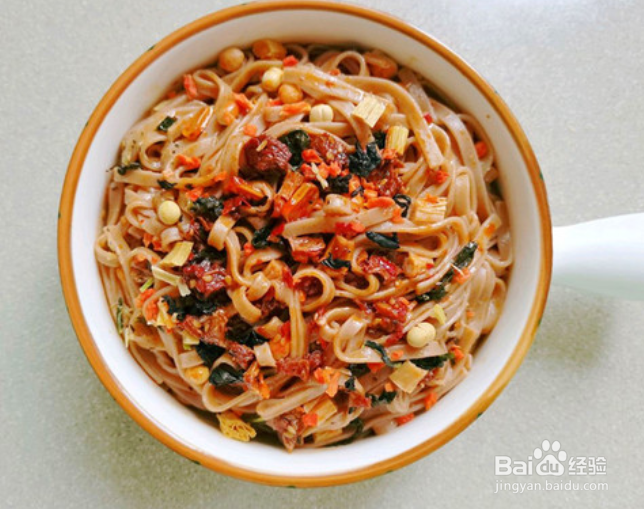 经典玉米牛肉酱荠菜面，超级好吃哦