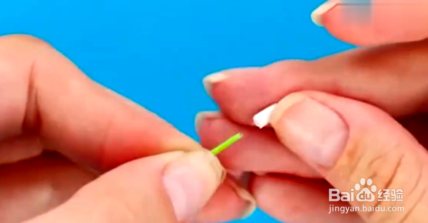 如何给芭比更好地涂指甲油