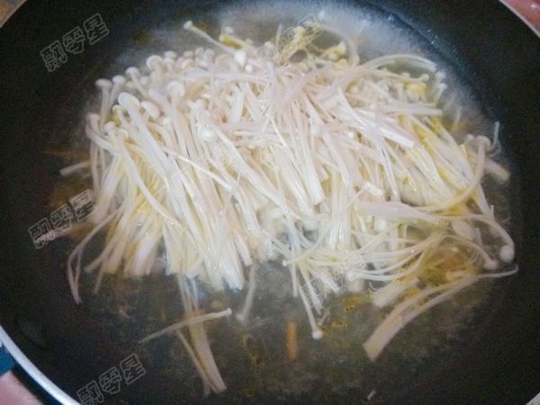 胡萝卜拌金针菇