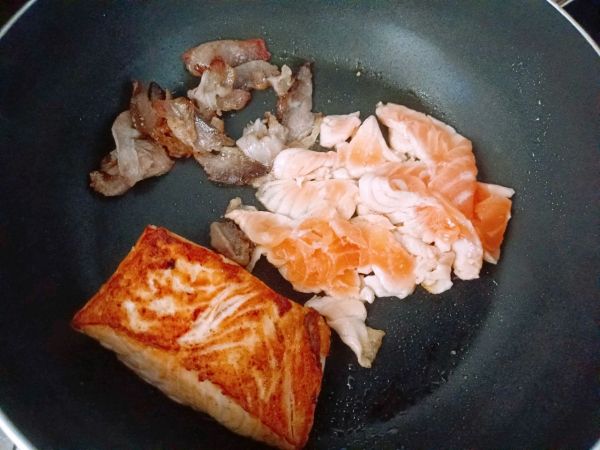 三文鱼藜麦炒饭