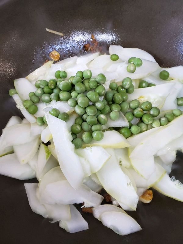 肉沫老黄瓜烧豌豆