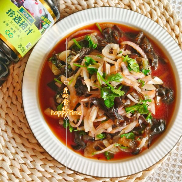 捞汁洋葱拌木耳