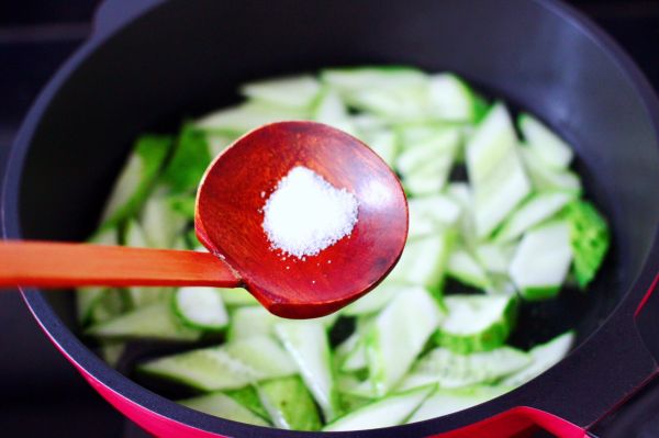 金汤酸辣黄瓜扇贝羹