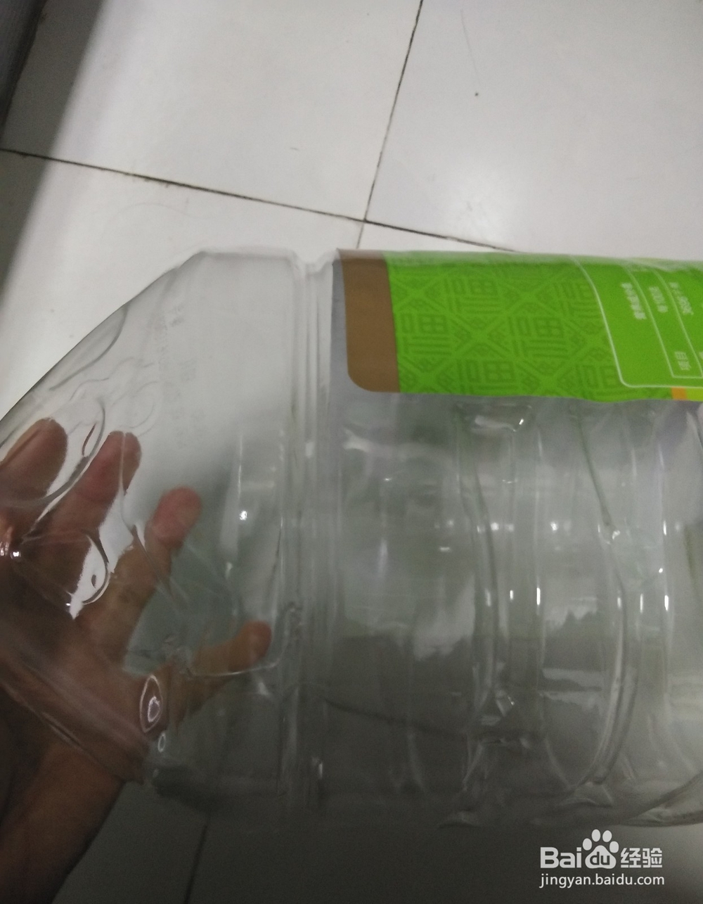 家庭小妙招-可挂厨房柜门垃圾桶的制作方法