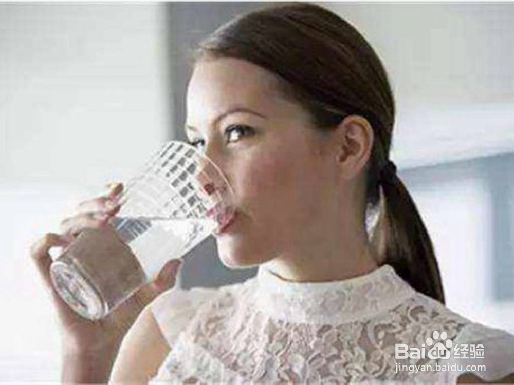 早上空肚喝水好吗？早上怎么喝水最健康