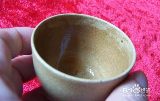 水杯里面的茶叶污垢如何清洗干净