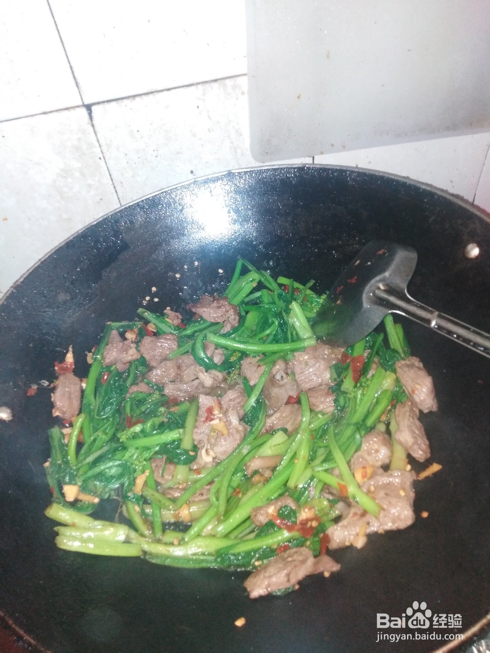 猪肉怎样炒青菜花？