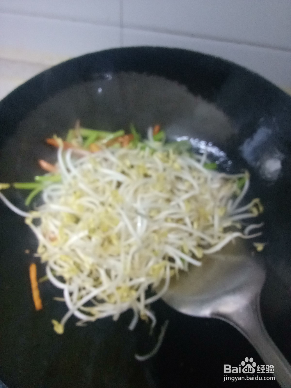 绿豆芽炒芹菜