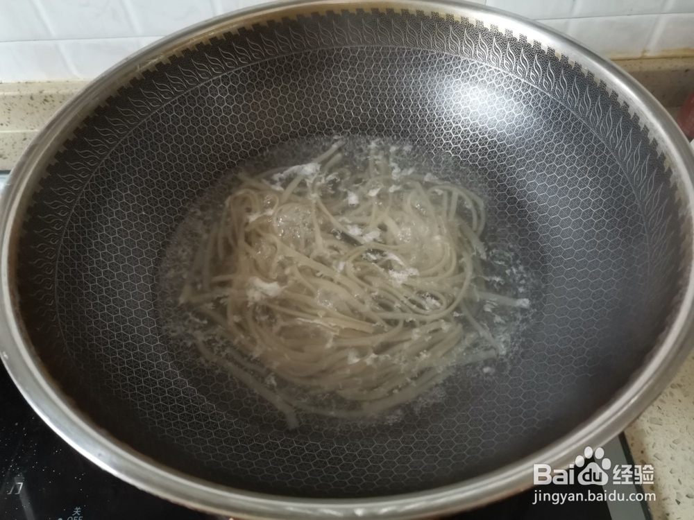 如何做美味的包菜粉丝炒鸡蛋