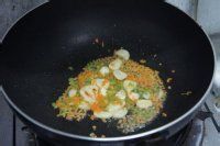 蒜香鸡翅的做法