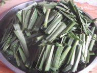 男人补肾食谱——鱿鱼炒韭菜的做法