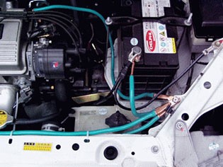 汽车大灯更换 郑州F1改灯更换汽车大灯教程