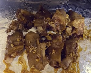 蒜香烤猪蹄~软糯鲜香完爆夜市~待客超有面儿