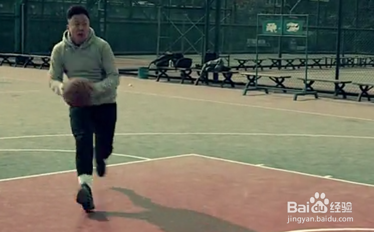 山姆高德式的上篮是如何完成的？