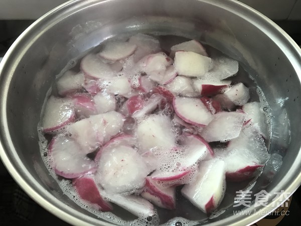 鲜香猪骨炖萝卜