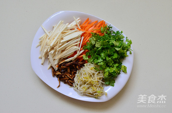 香菜腐皮卷的做法